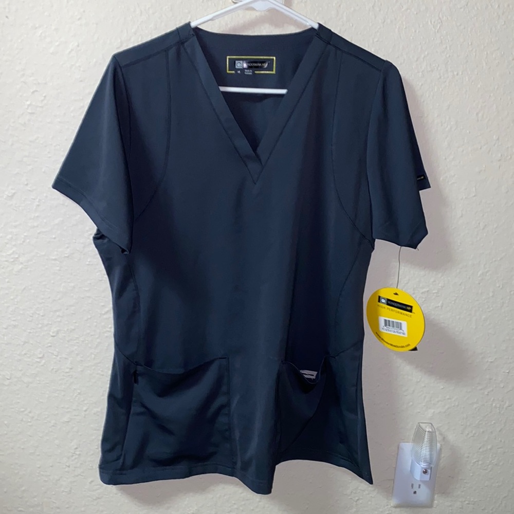 WONDERWINK HP Medium, Pewter (color) scrub t-shirt! Brand new w/tags on it!